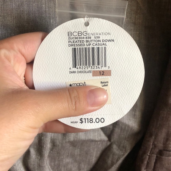 Pleated button down outfit - Picture 4 of 8